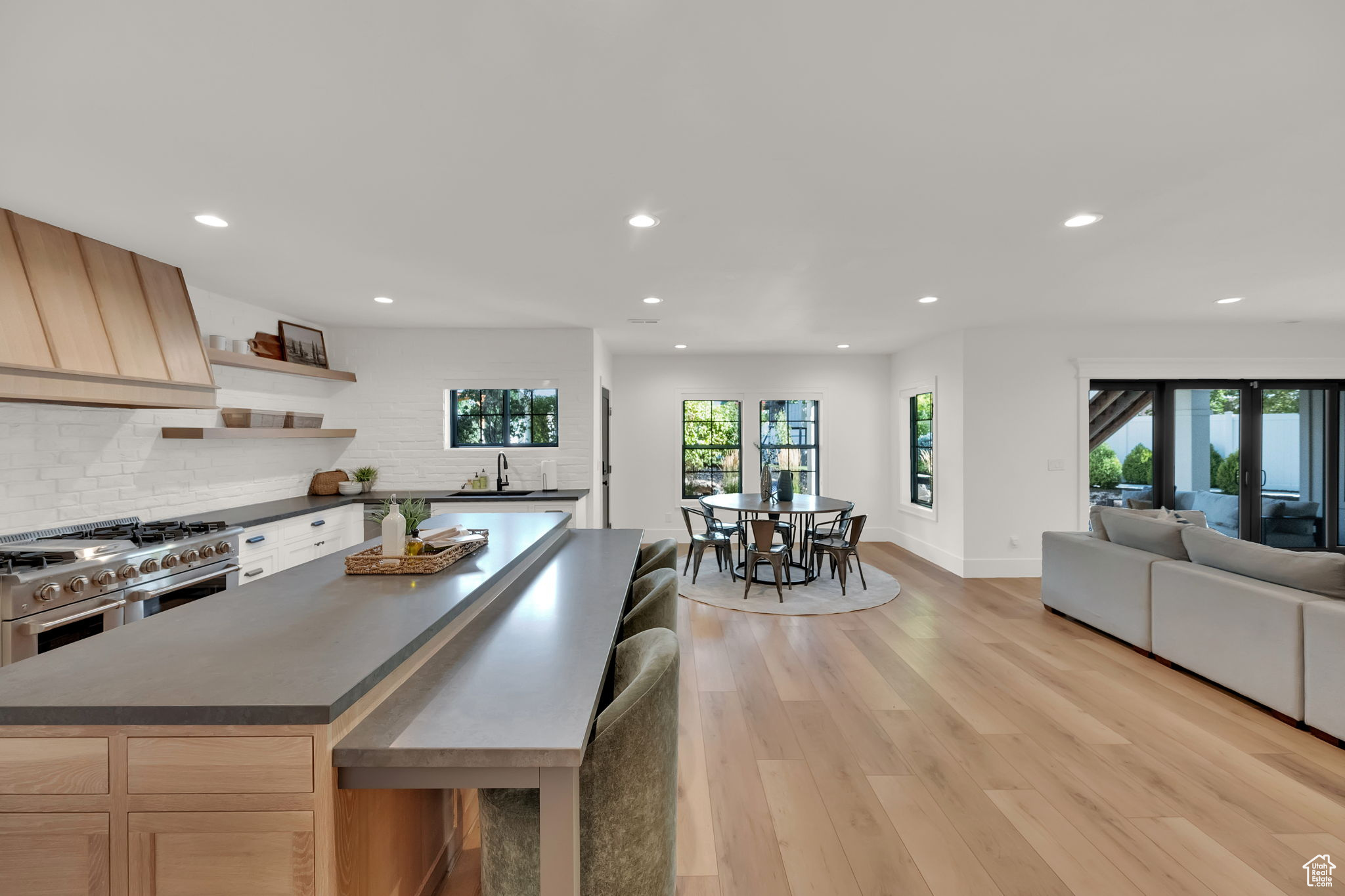 LAKEVIEW FARMS - Residential