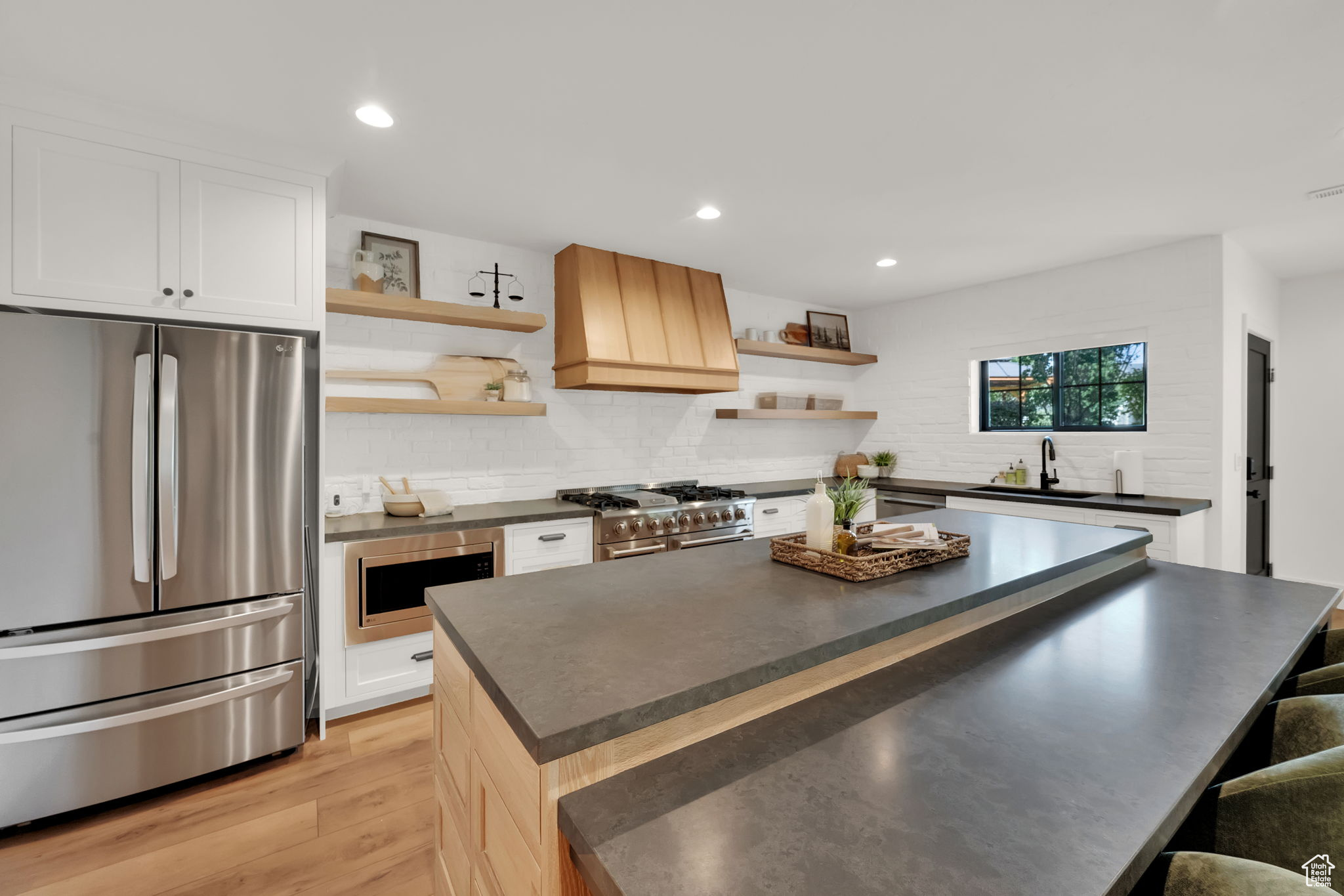 LAKEVIEW FARMS - Residential