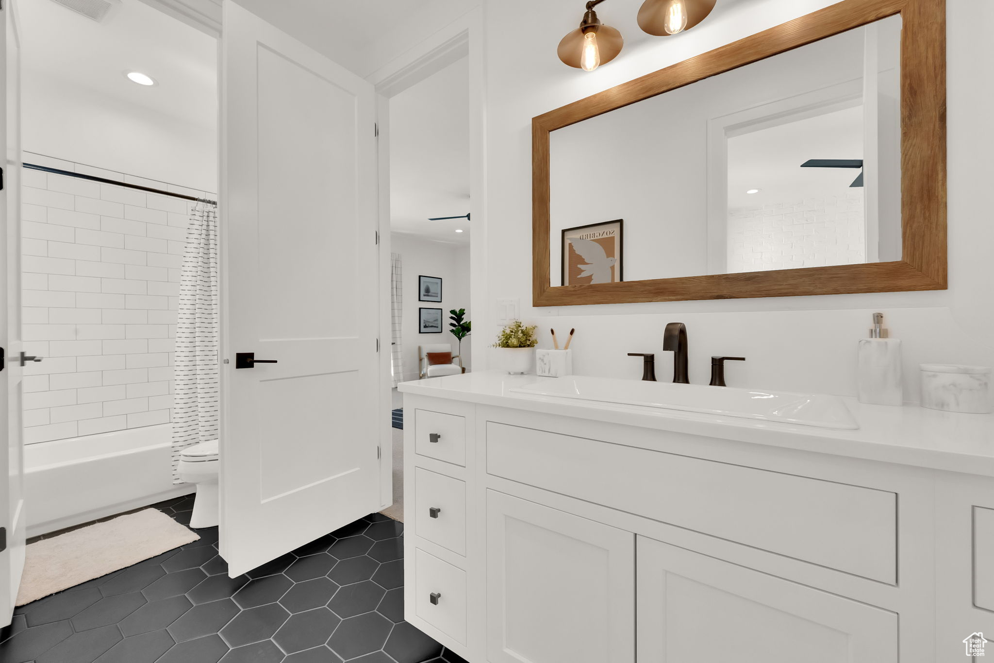 LAKEVIEW FARMS - Residential