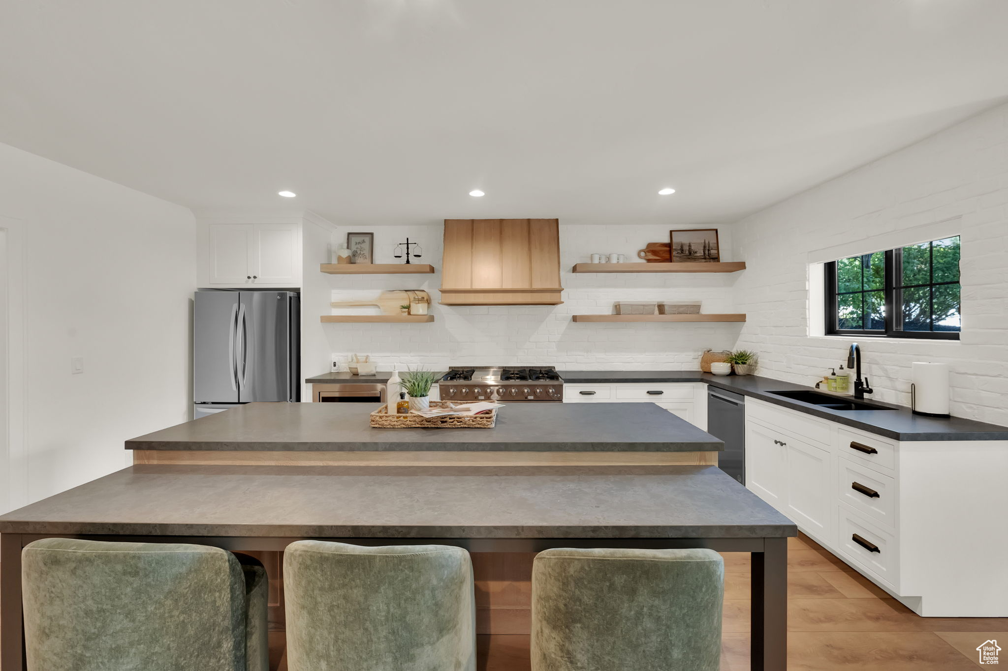 LAKEVIEW FARMS - Residential