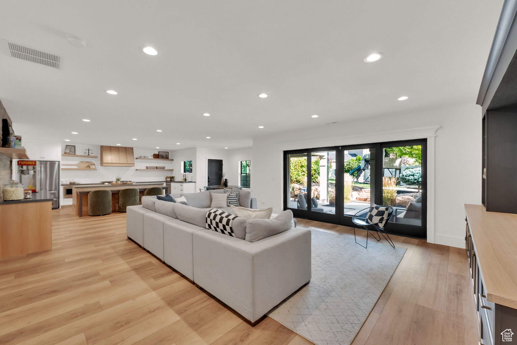 LAKEVIEW FARMS - Residential