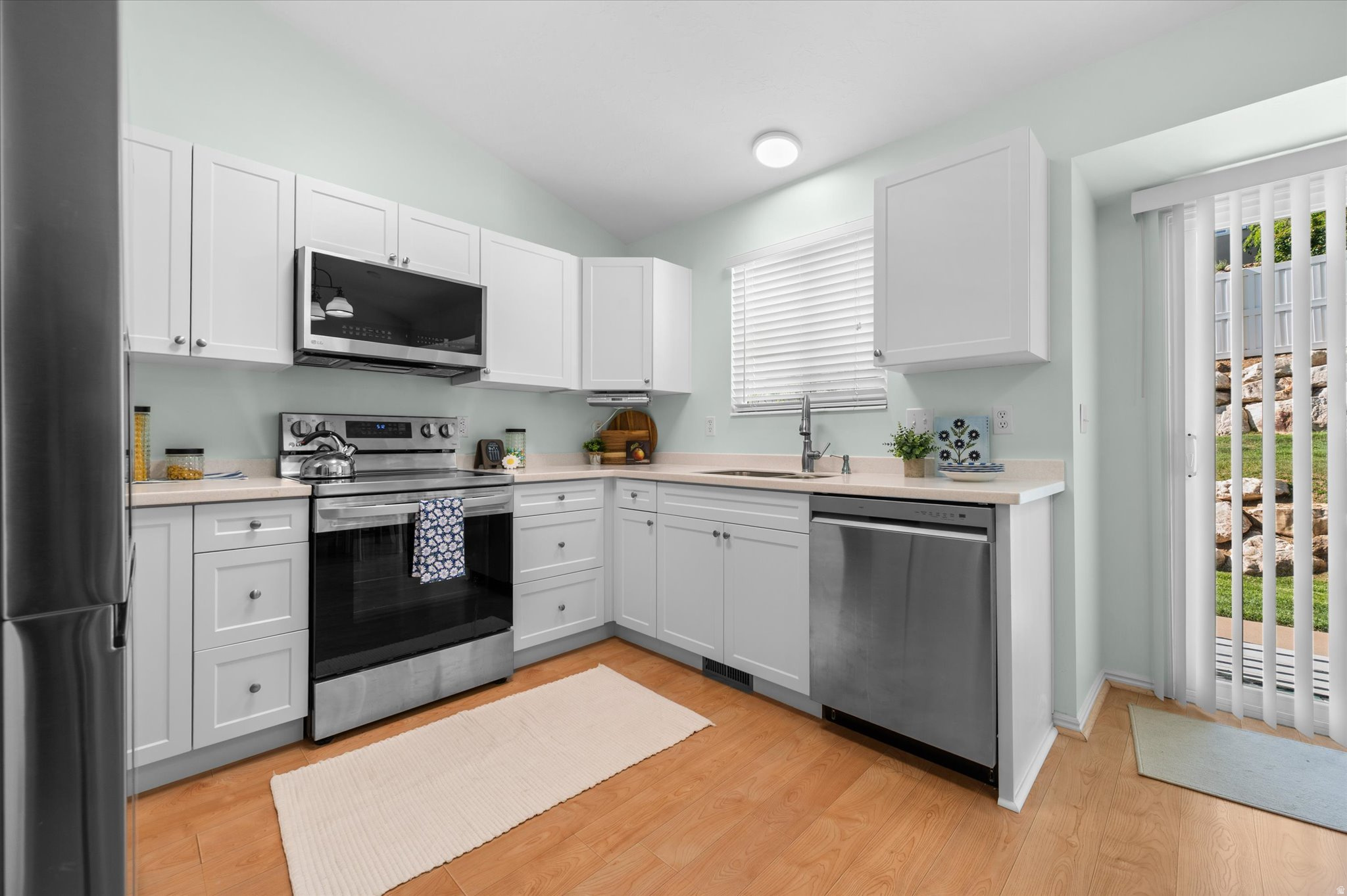 LAKEVIEW HEIGHTS - Residential