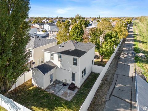 Tiny photo for 2034 N 2095 W, Clinton, UT 84015 (MLS # 2118432)