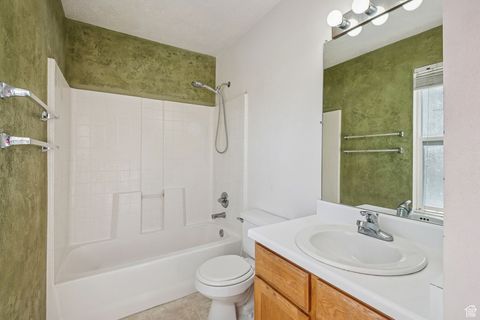 Tiny photo for 2034 N 2095 W, Clinton, UT 84015 (MLS # 2118432)