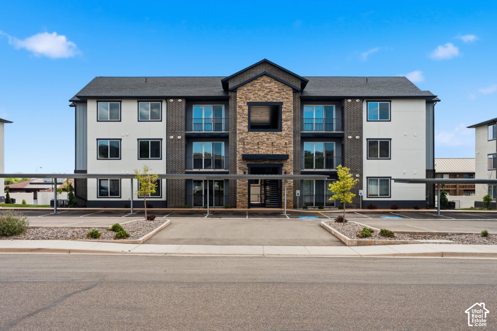 Photo of 553 S 100 W #204, Richfield, UT 84701 (MLS # 2193195)
