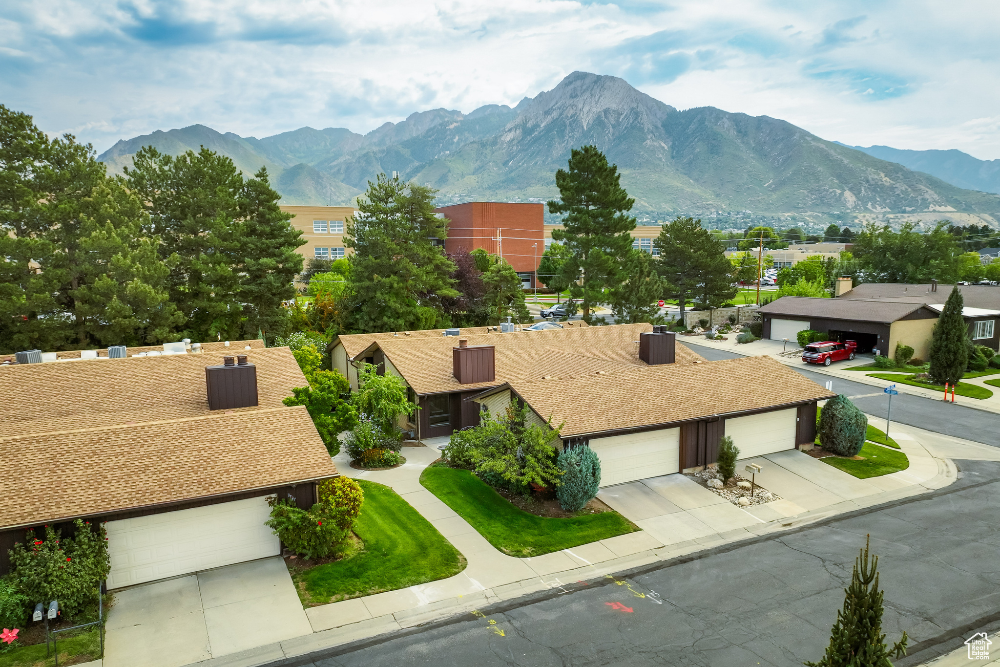 MOUNT OLYMPU - Residential