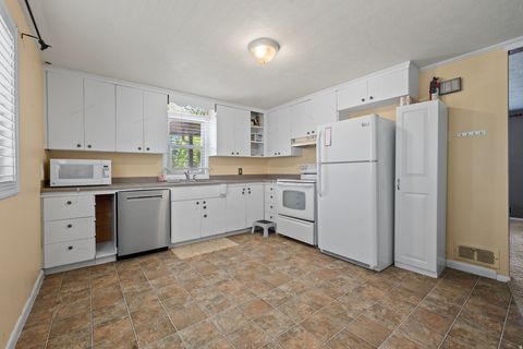 Tiny photo for 340 N 200 W, Springville, UT 84663 (MLS # 2149326)