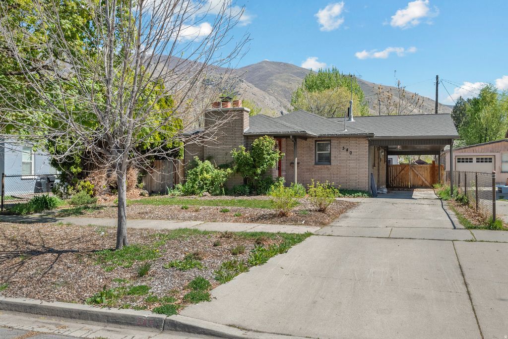 Photo of 340 N 200 W, Springville, UT 84663 (MLS # 2149326)