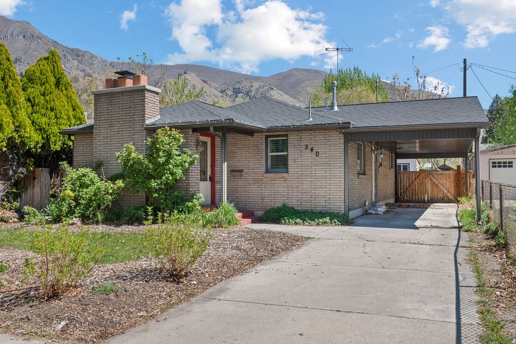 Photo of 340 N 200 W, Springville, UT 84663 (MLS # 2149326)