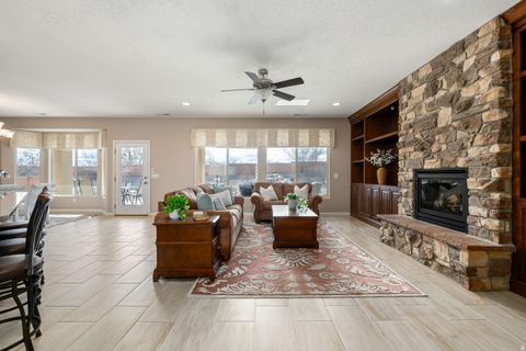 Tiny photo for 1427 W GRAPEVINE DR, Saint George, UT 84790 (MLS # 2139653)