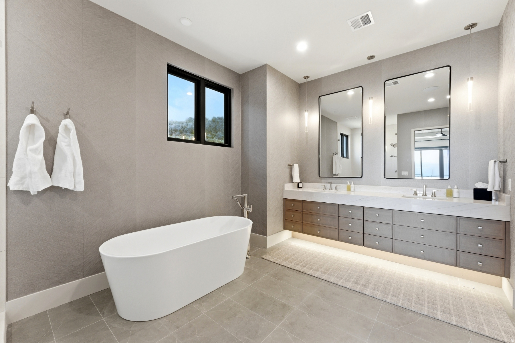 SKYRIDGE - Residential