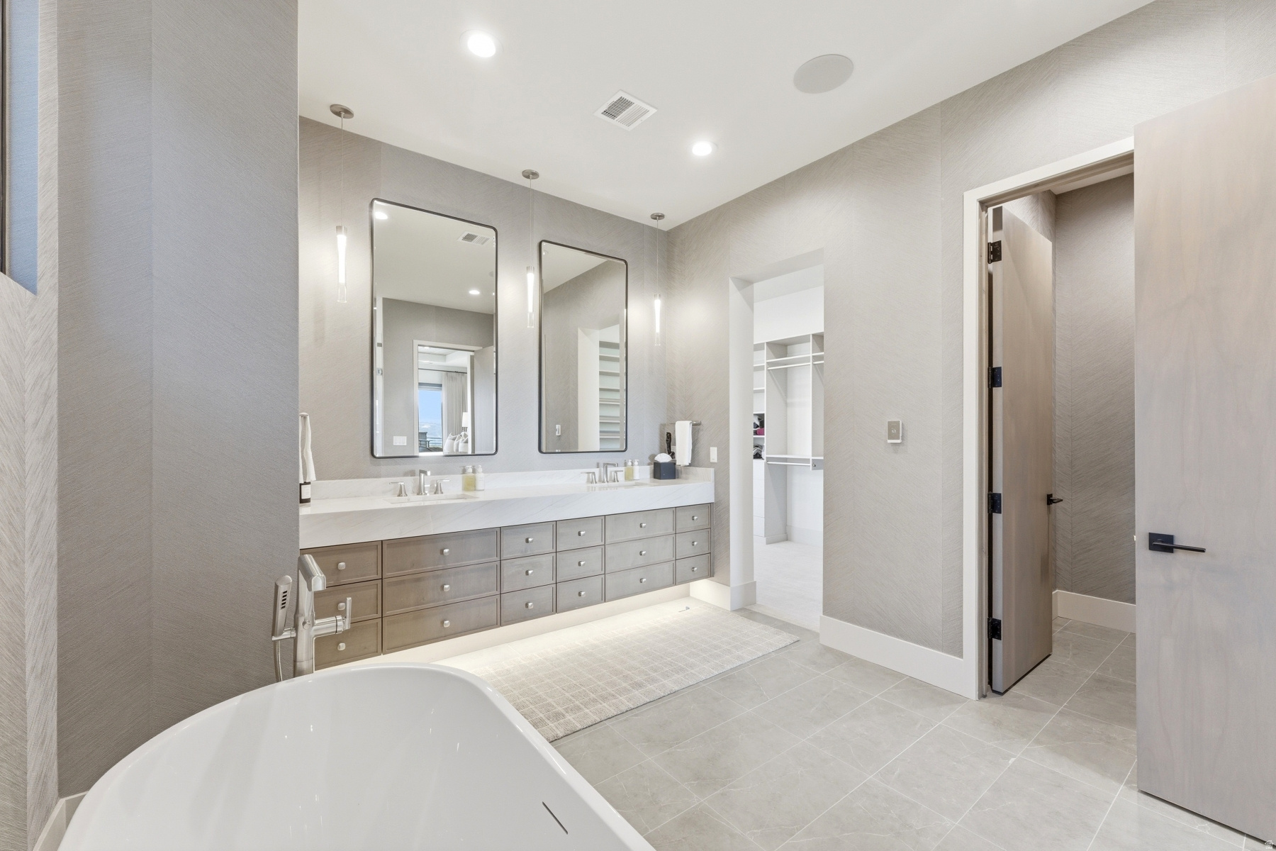 SKYRIDGE - Residential