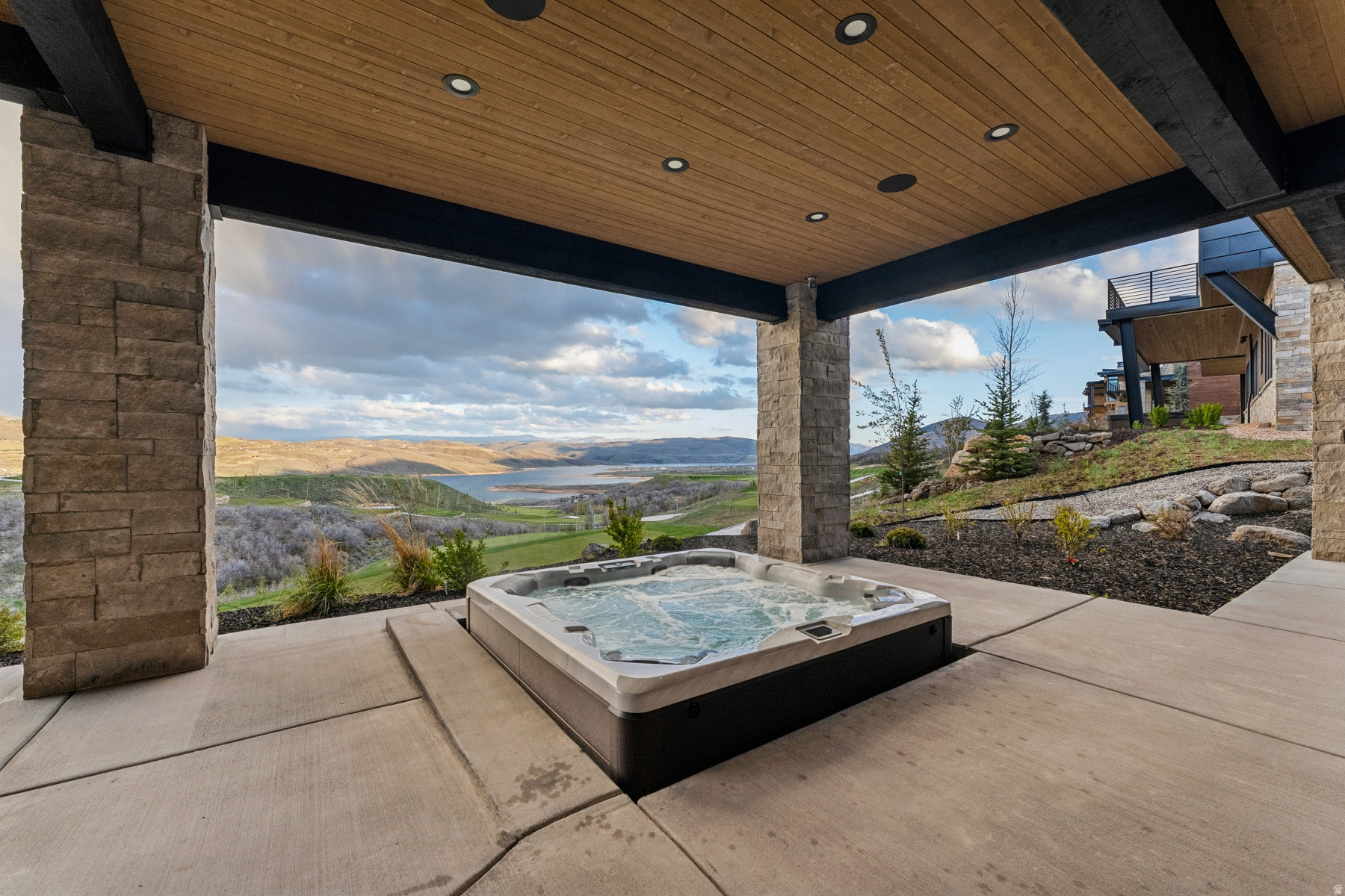 SKYRIDGE - Residential