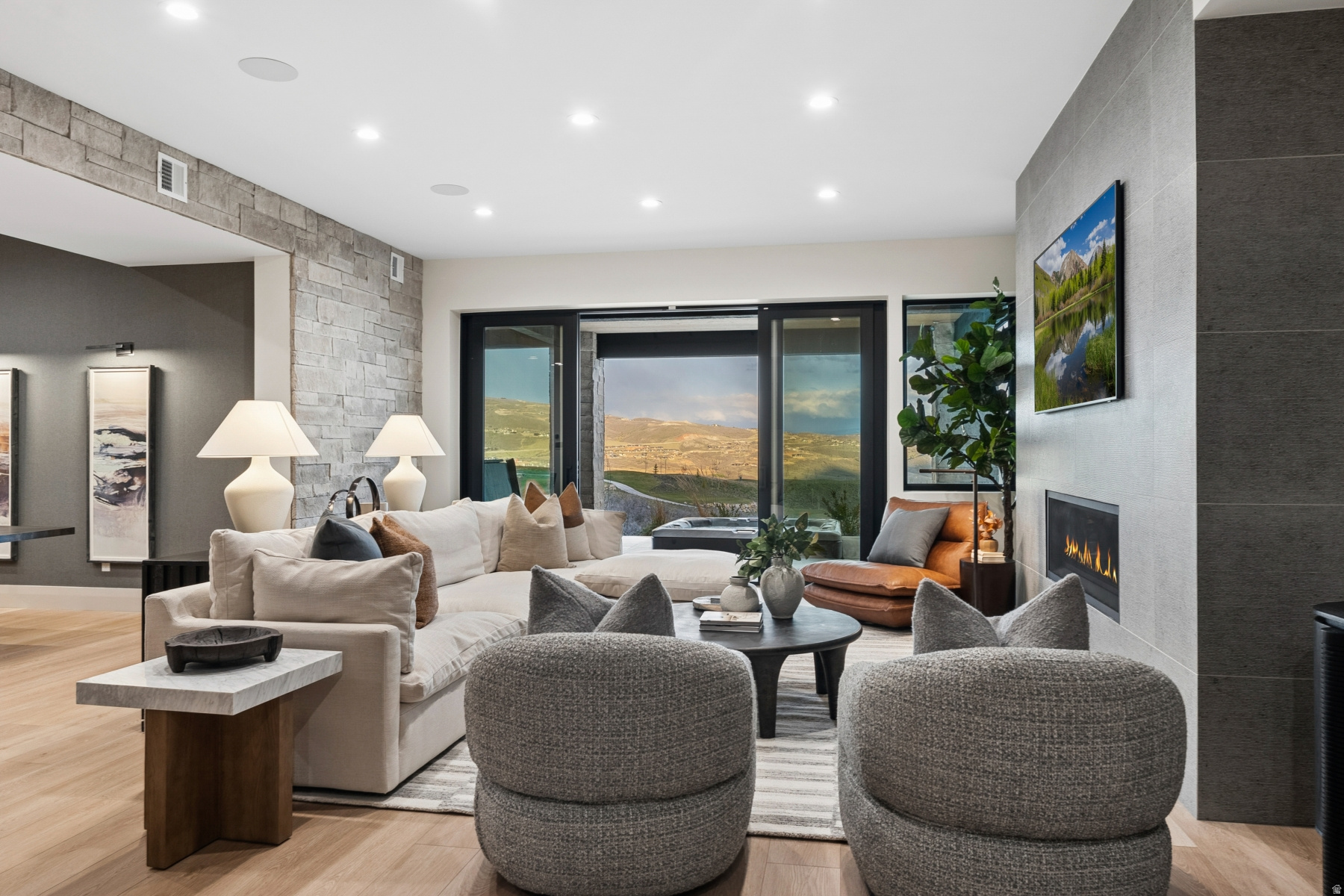 SKYRIDGE - Residential
