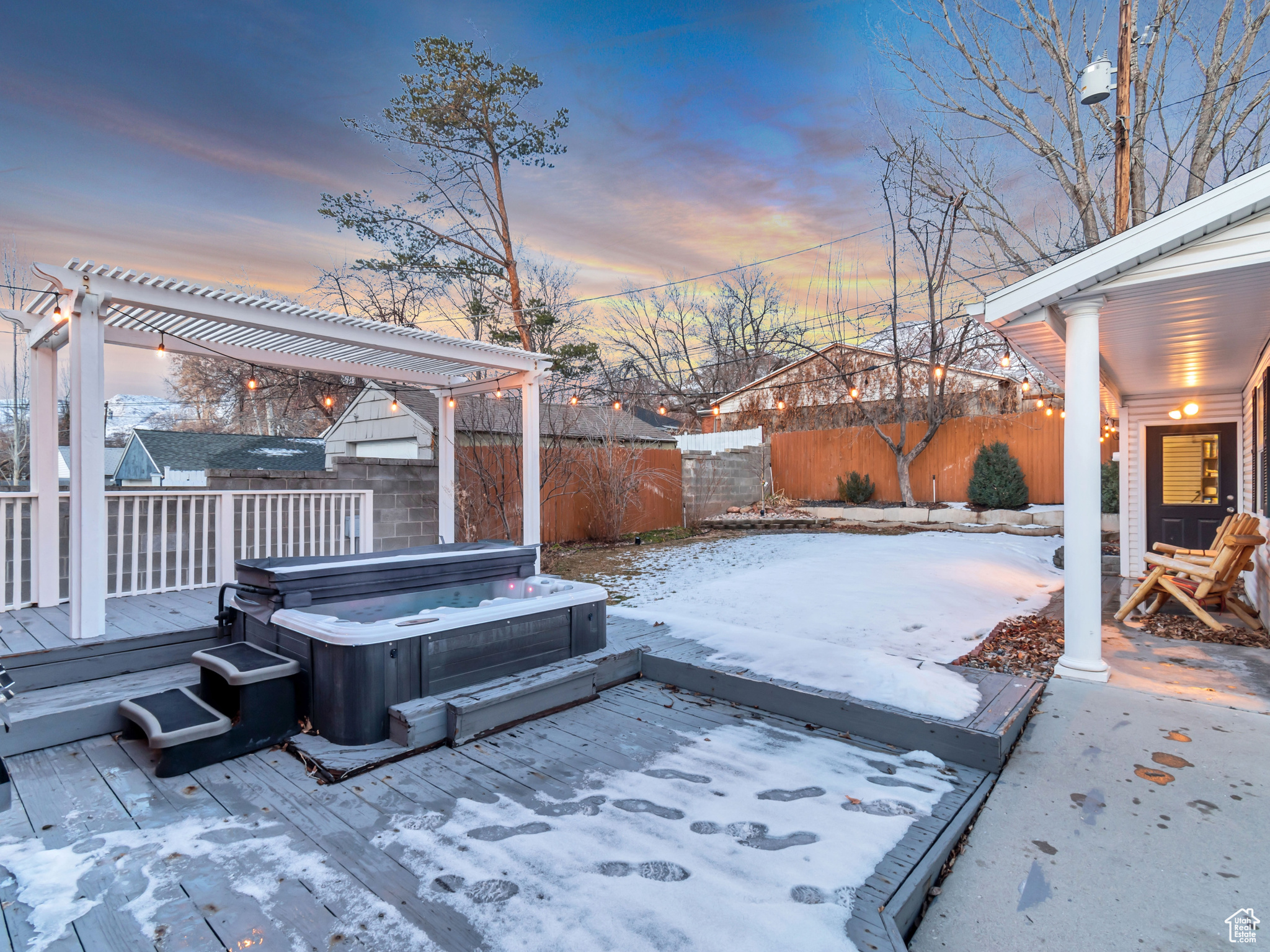 Salt Lake City, Utah 84109, United States, 4 Bedrooms Bedrooms, ,2 BathroomsBathrooms,Residential,Pending,1988