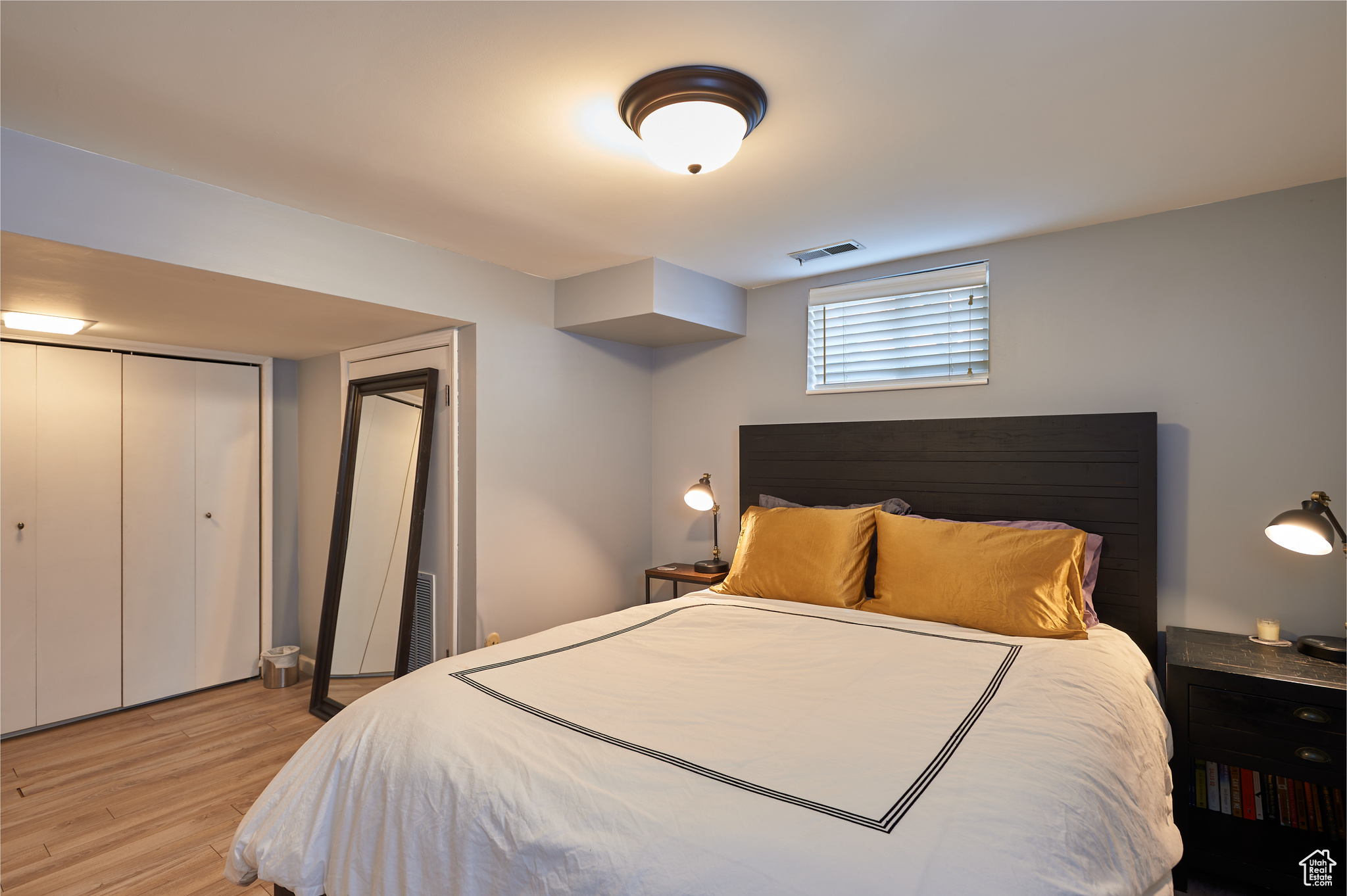 Salt Lake City, Utah 84109, United States, 4 Bedrooms Bedrooms, ,2 BathroomsBathrooms,Residential,Pending,1988