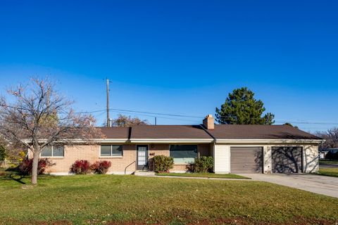 Photo of 1590 W 4980 S, Salt Lake City, UT 84123 (MLS # 2124381)