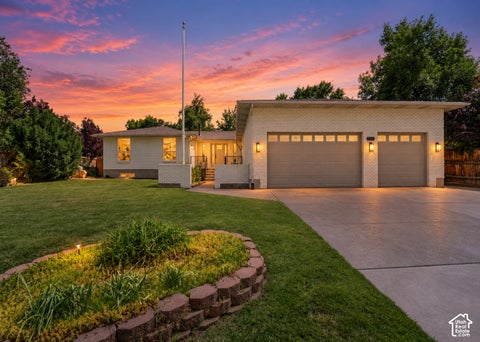 Photo of 2096 E LINDEN CIR S, Holladay, UT 84121 (MLS # 2188131)