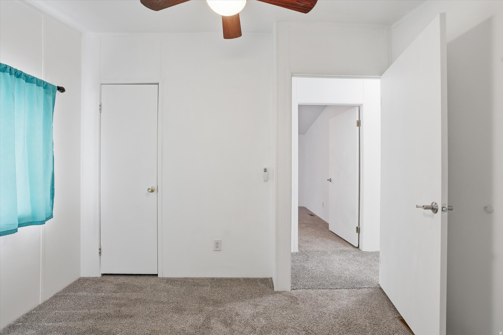 T & C HOMES - Residential