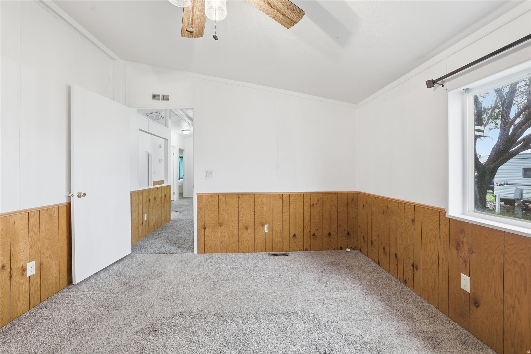 T & C HOMES - Residential
