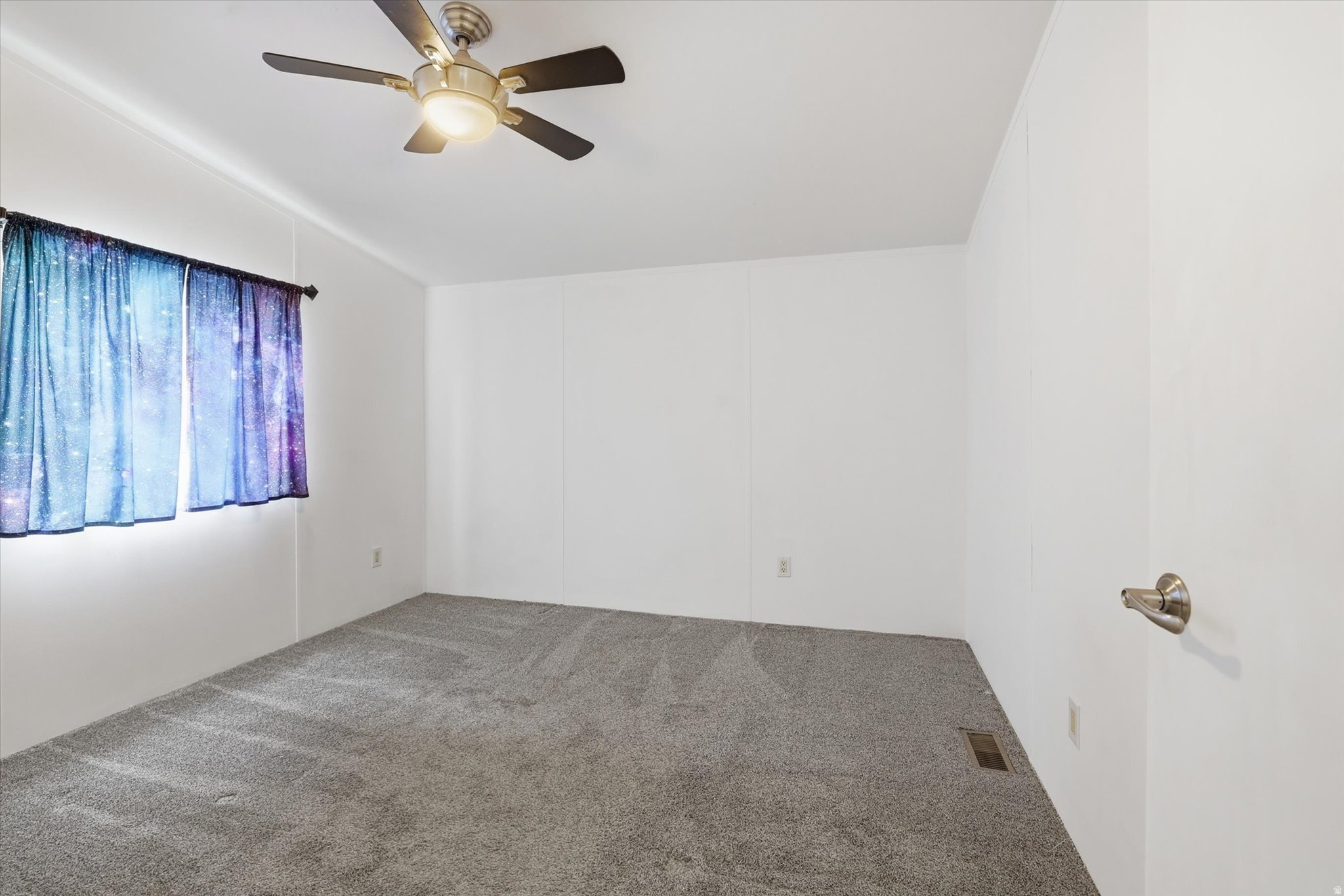 T & C HOMES - Residential