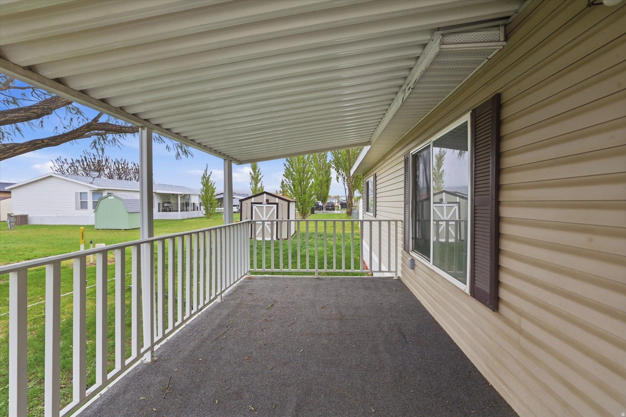 T & C HOMES - Residential