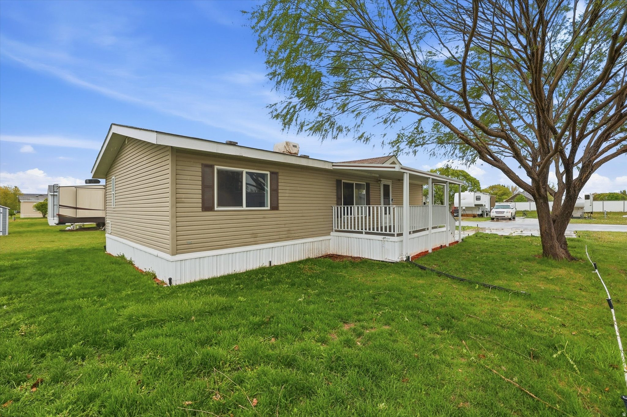 T & C HOMES - Residential