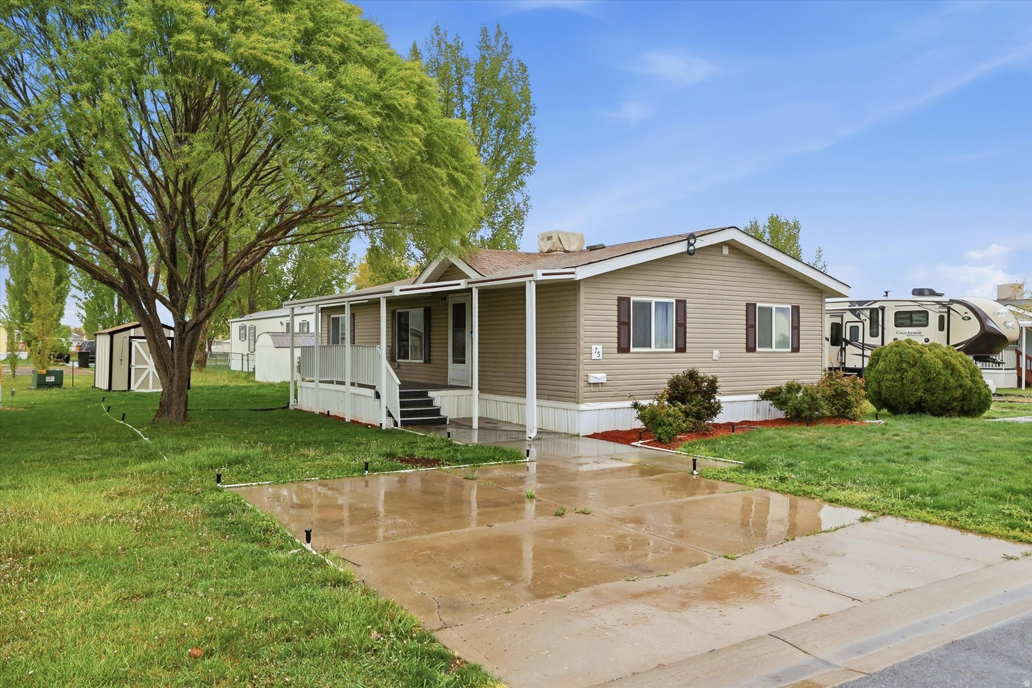 T & C HOMES - Residential