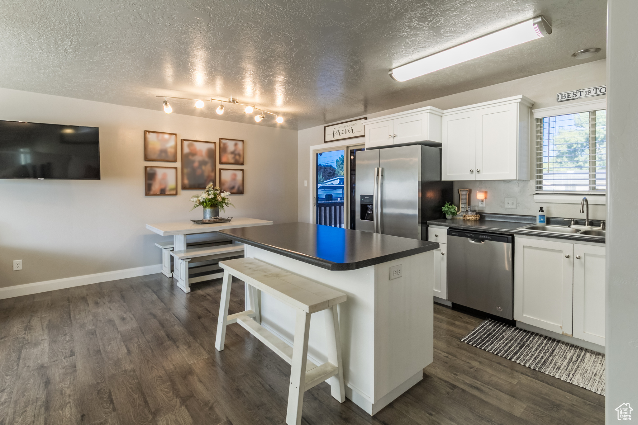 MOUNTAIN VIEW - Residential