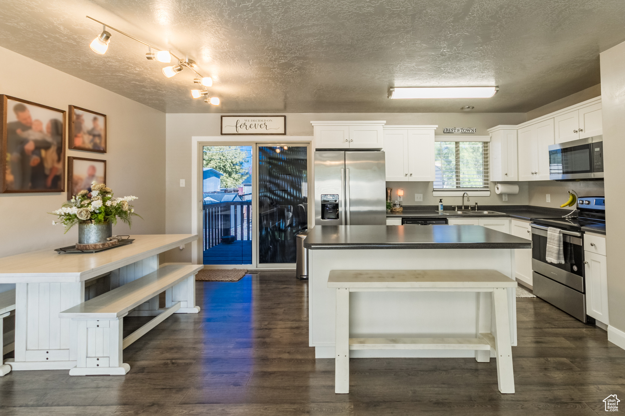 MOUNTAIN VIEW - Residential