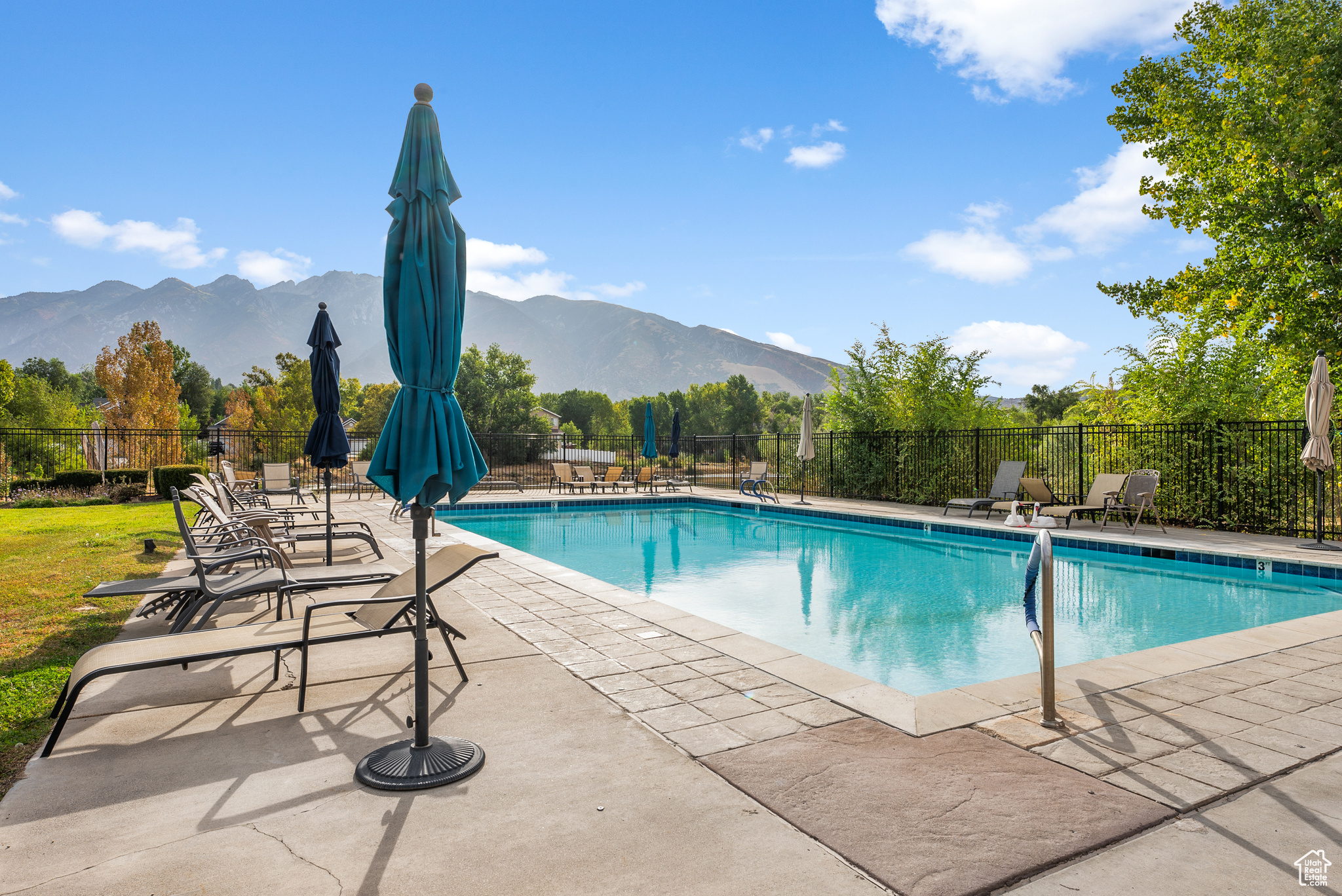 SUNSET PONDS PUD - Residential
