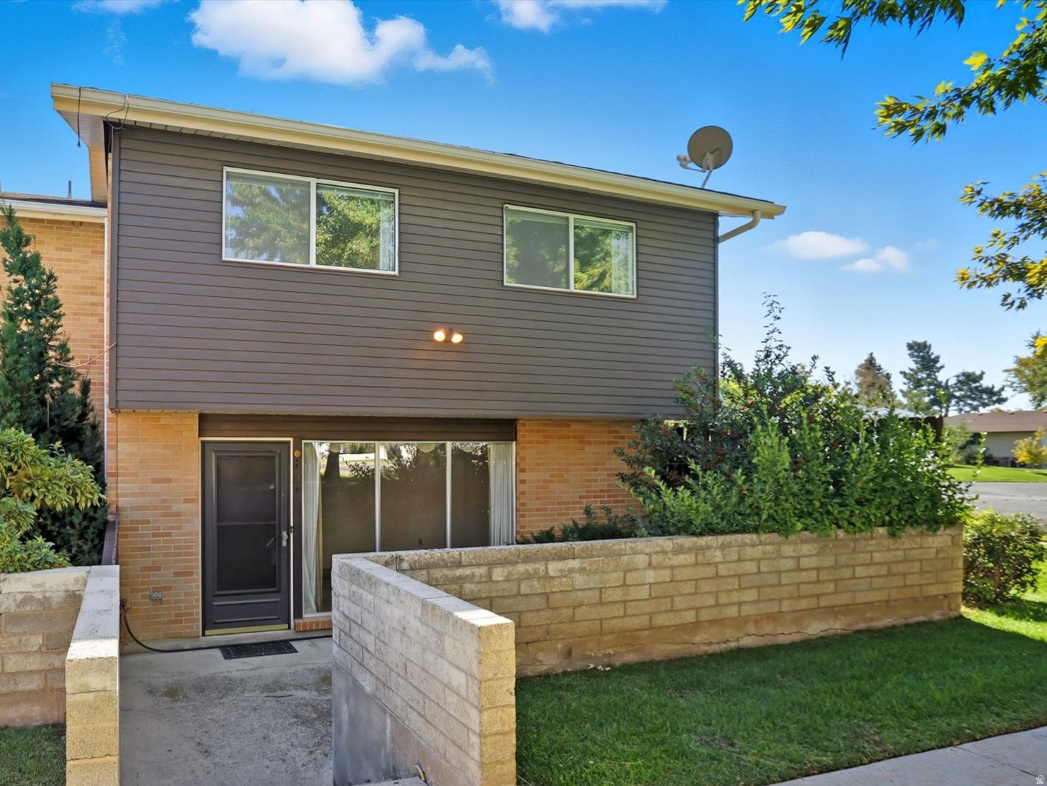 EMERALD HILLS - Residential