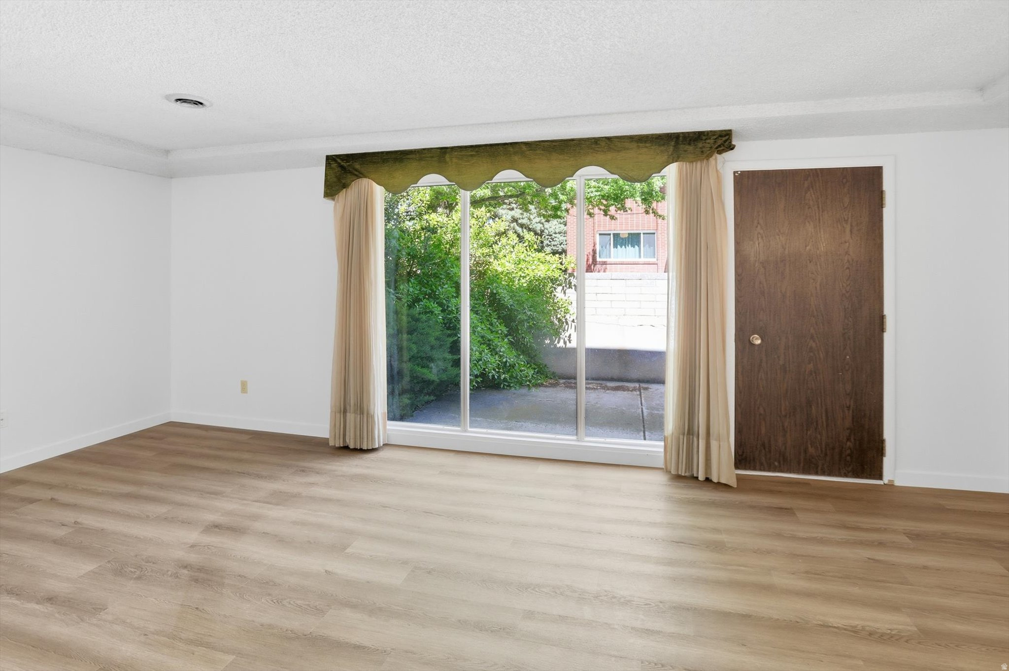 EMERALD HILLS - Residential