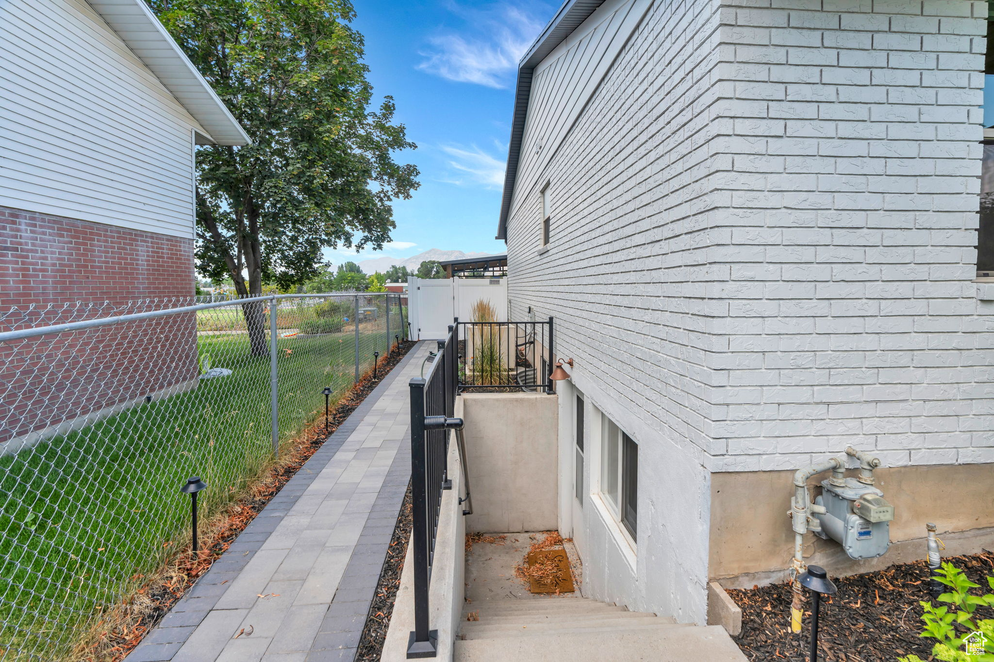 ARMOND JAMES - Residential