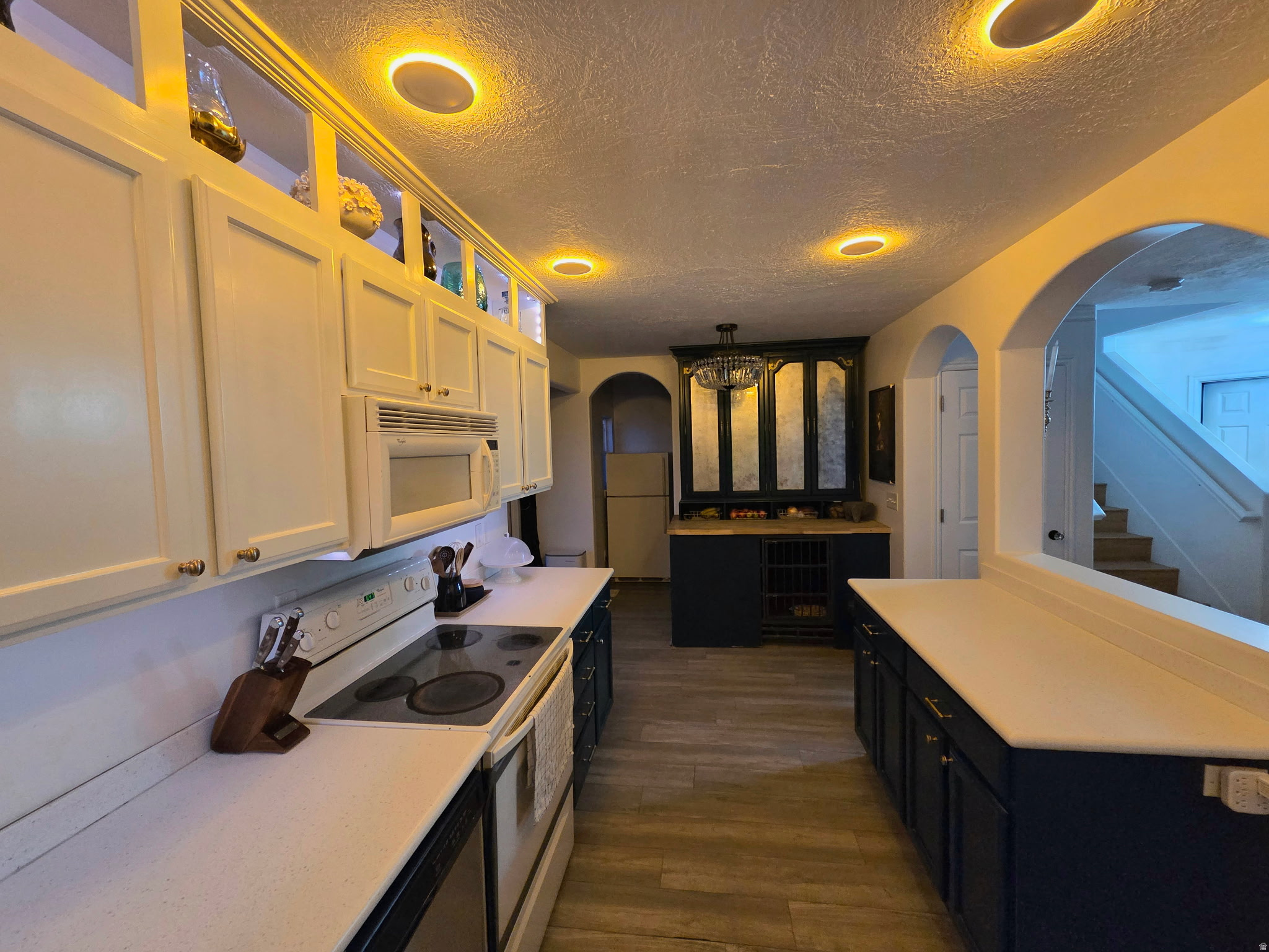 OVERLAKE ESTATES - Residential