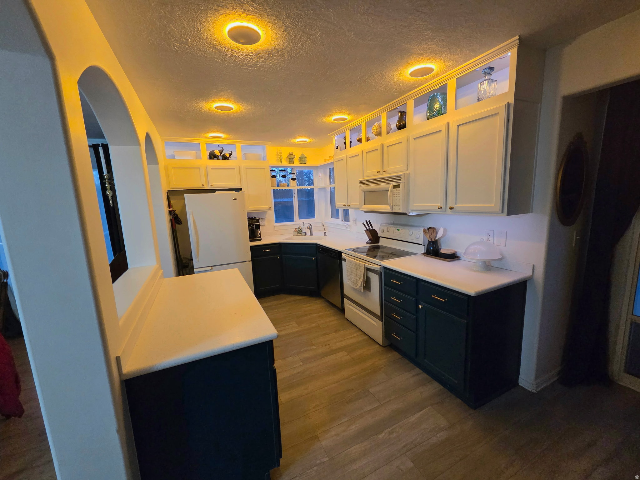 OVERLAKE ESTATES - Residential