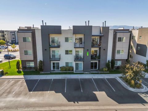 Tiny photo for 624 E 300 N #3, Vineyard, UT 84059 (MLS # 2124465)