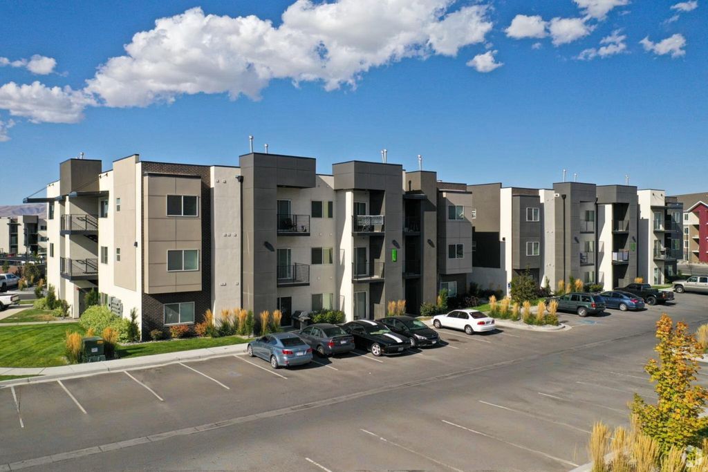 Photo of 624 E 300 N #3, Vineyard, UT 84059 (MLS # 2124465)