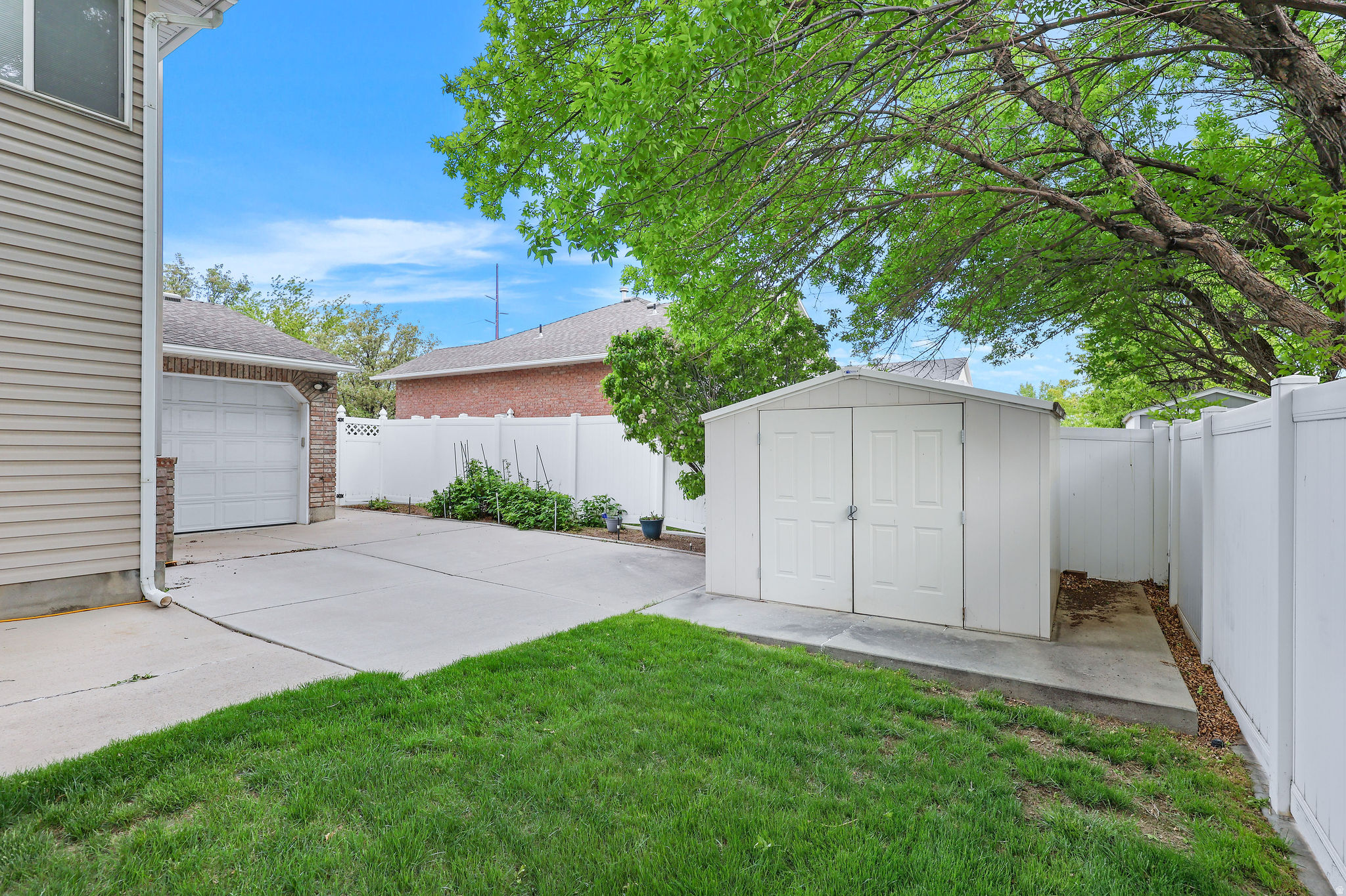 BARTON HOLLOW - Residential