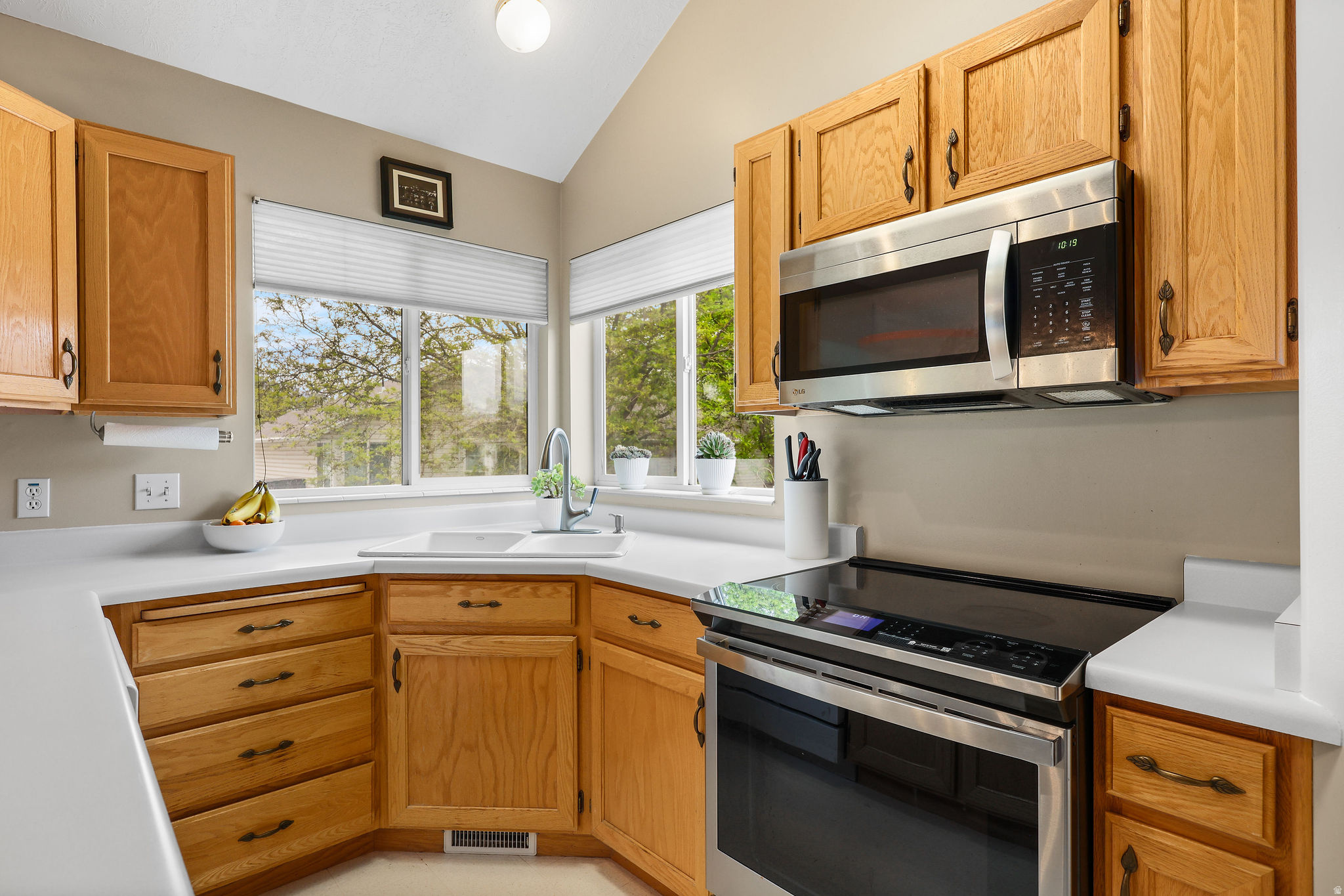 BARTON HOLLOW - Residential