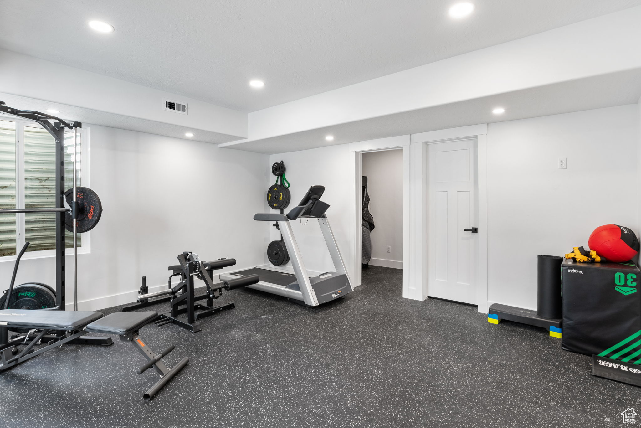 DEERFIELD ESTATES - Residential