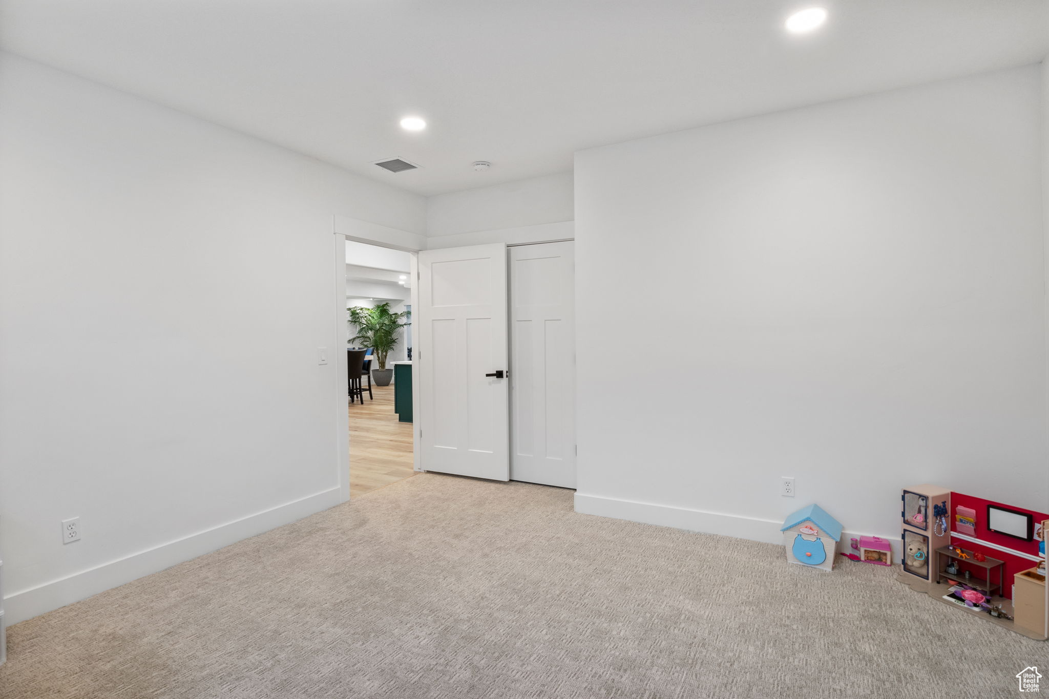 DEERFIELD ESTATES - Residential