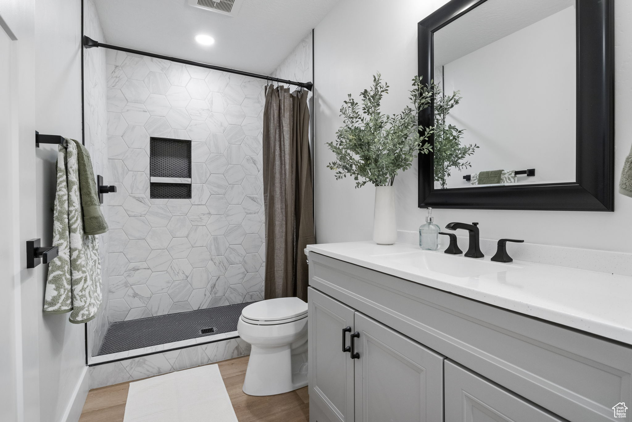 DEERFIELD ESTATES - Residential