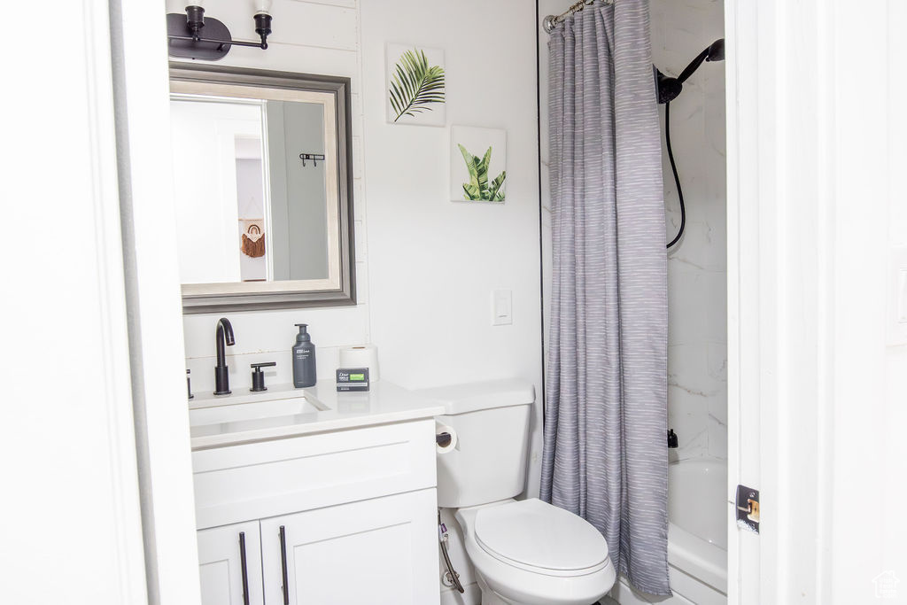 WHITE CITY - Residential Lease