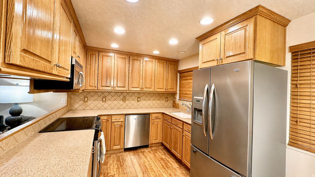 Photo of 159 E MAIN ST, Hyrum, UT 84319 (MLS # 2152667)