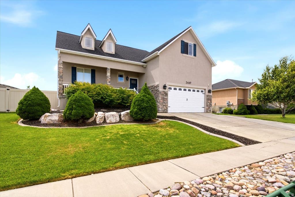 Photo of 3449 JUPITER HILLS DR, Syracuse, UT 84075 (MLS # 2169095)