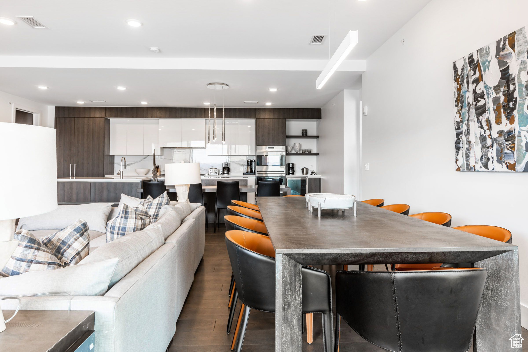 APEX RESIDENCECS - Residential