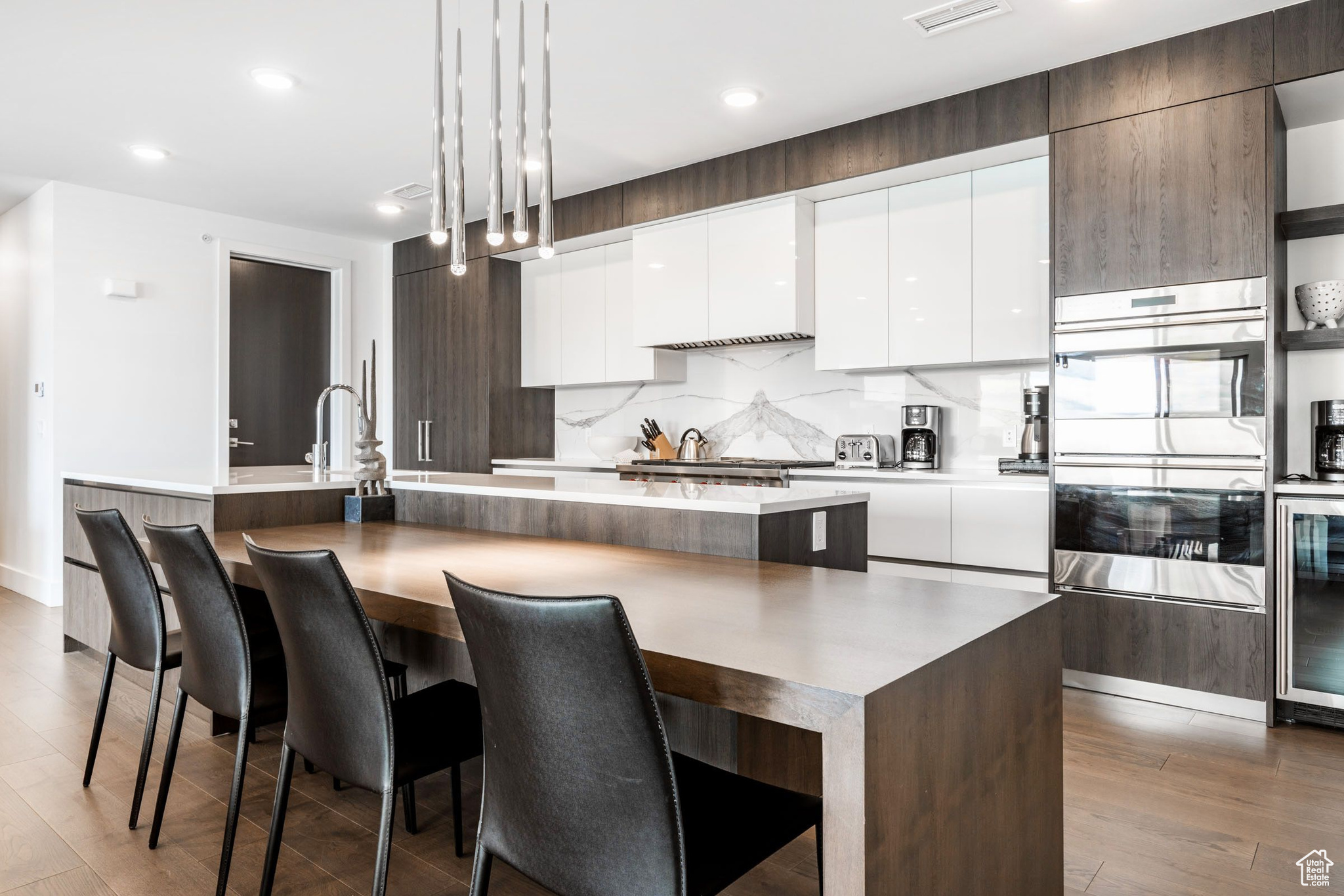 APEX RESIDENCECS - Residential