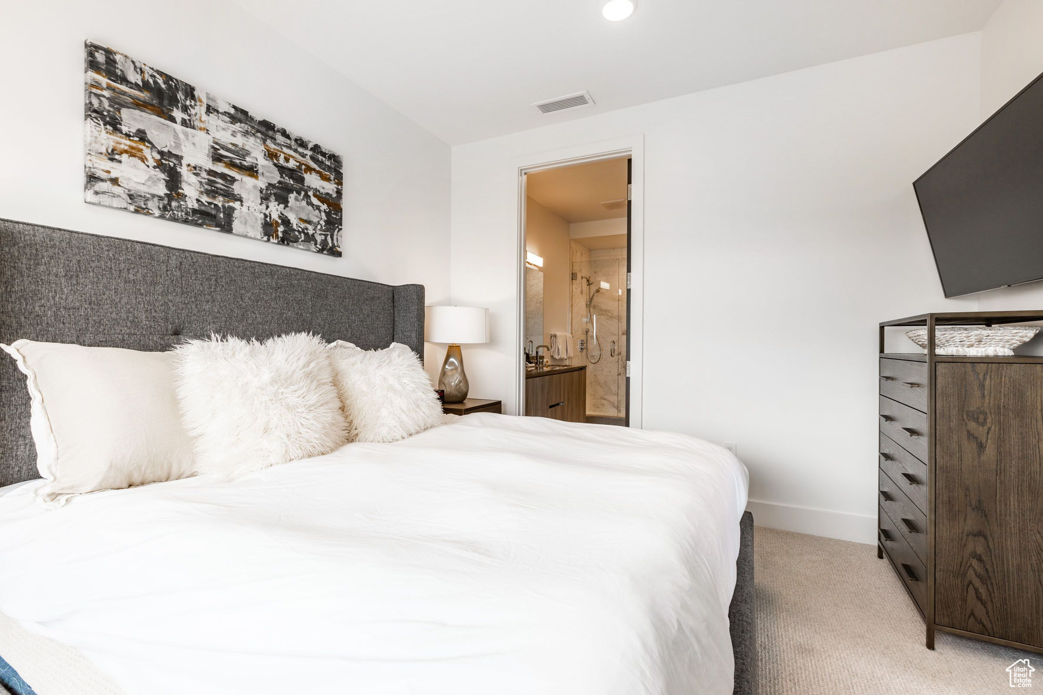 APEX RESIDENCECS - Residential