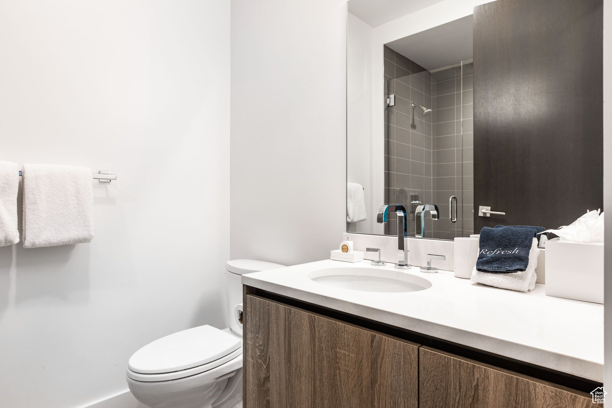 APEX RESIDENCECS - Residential